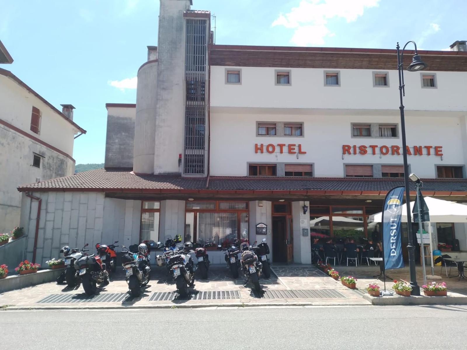 Bike & Bikers Hotel Restaurant Ampezzo Buitenkant foto