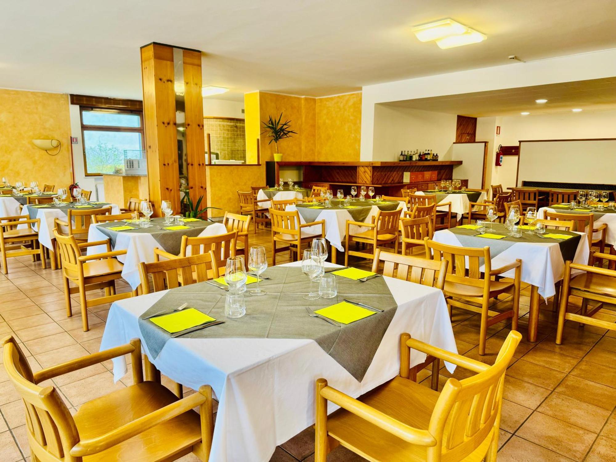 Bike & Bikers Hotel Restaurant Ampezzo Buitenkant foto